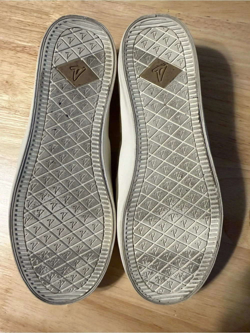 Sperry woman’s  Slip-On Sneakers in Beige and Brown Print